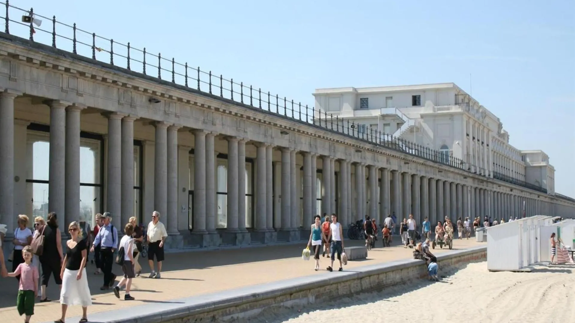 Beautiful Apartment With View Oostende